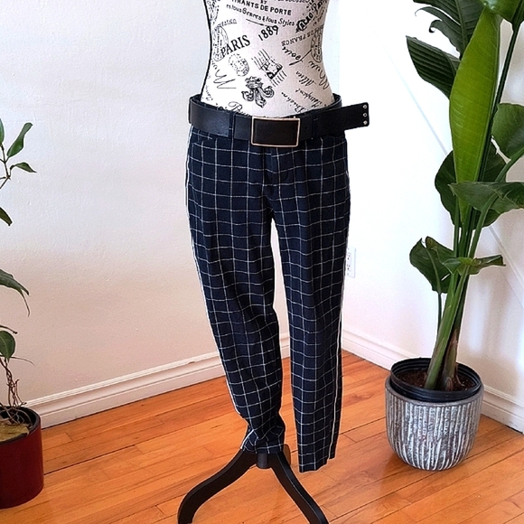 Old Navy Women's Black Checkered Ankle Pants. Size Large. Good Condition. - Picture 1 of 6